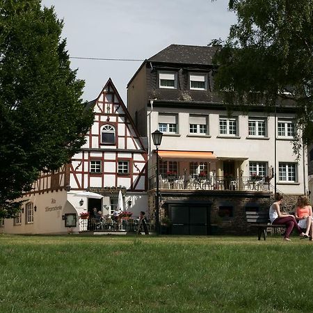 Alte Winzerschenke Hotel Брутиг-Фанкел Екстериор снимка