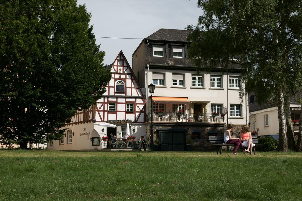 Alte Winzerschenke Hotel Брутиг-Фанкел Екстериор снимка
